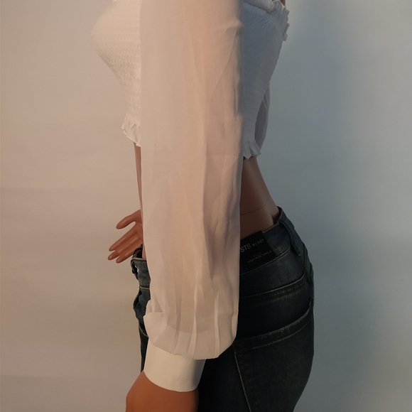 Chiffon long sleeve crop top with cuffs. - Picture 5 of 5